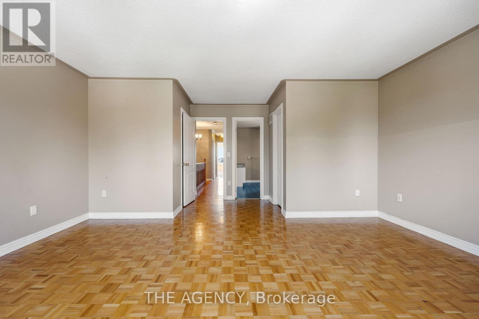 Photo 18 of 7173 Village Walk, Mississauga ON