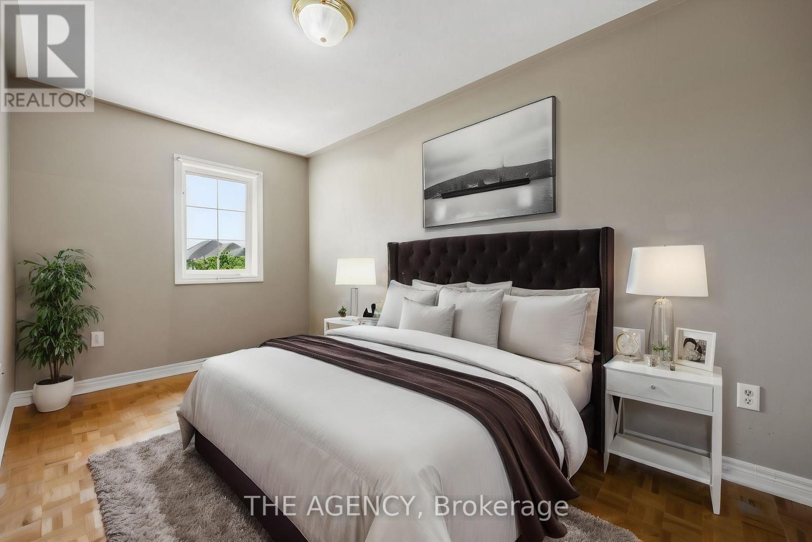 Photo 20 of 7173 Village Walk, Mississauga ON