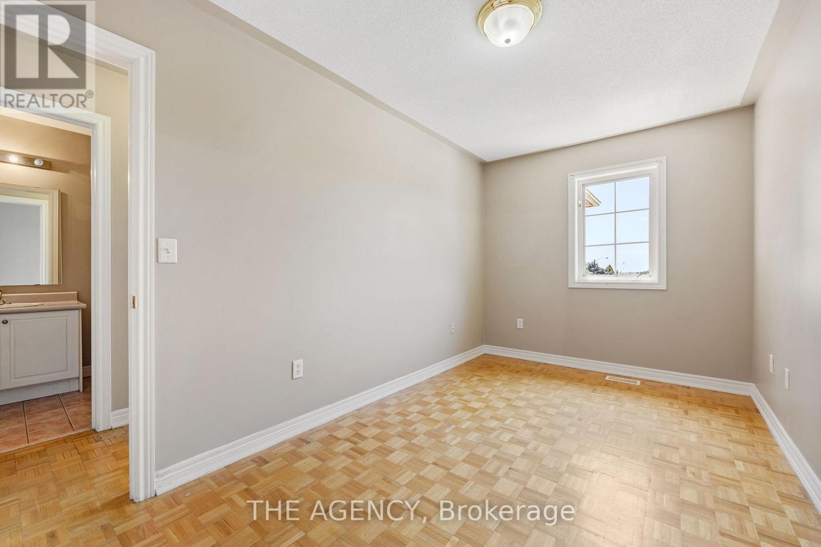 Photo 21 of 7173 Village Walk, Mississauga ON