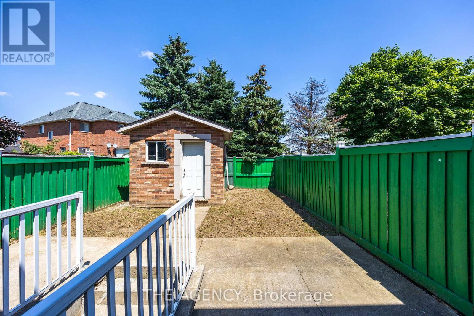 Photo 25 of 7173 Village Walk, Mississauga ON