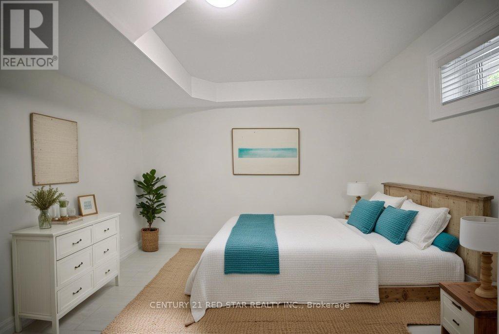 Photo 12 of 164 Elmhurst Drive, Toronto ON