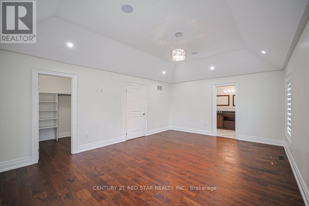 Photo 28 of 164 Elmhurst Drive, Toronto ON