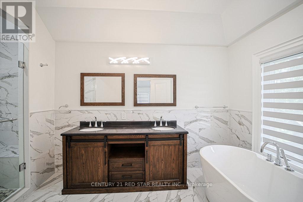 Photo 30 of 164 Elmhurst Drive, Toronto ON