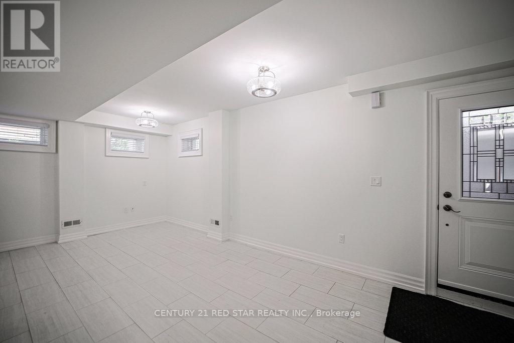 Photo 32 of 164 Elmhurst Drive, Toronto ON