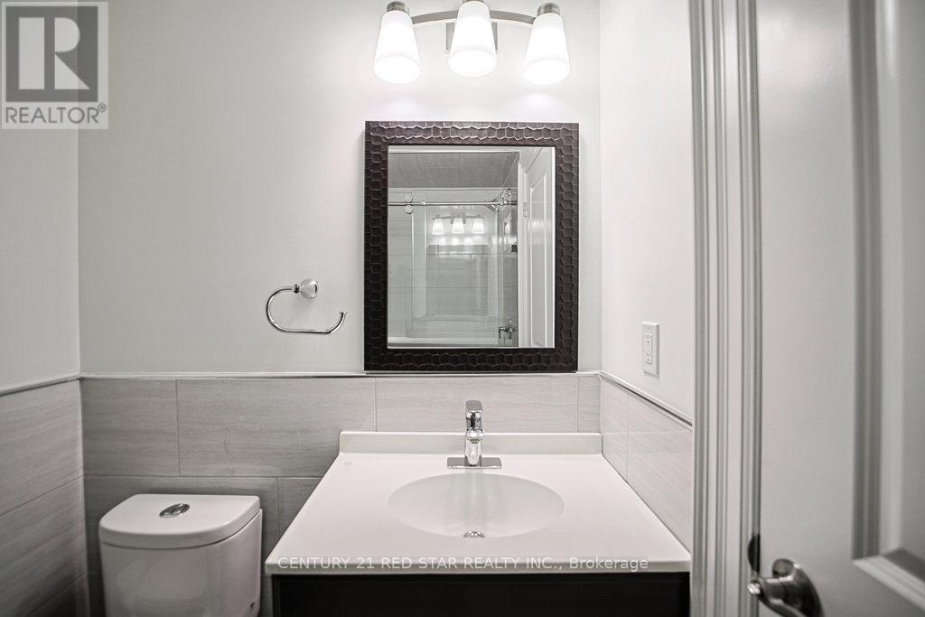 Photo 34 of 164 Elmhurst Drive, Toronto ON