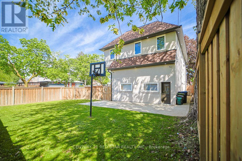 Photo 40 of 164 Elmhurst Drive, Toronto ON