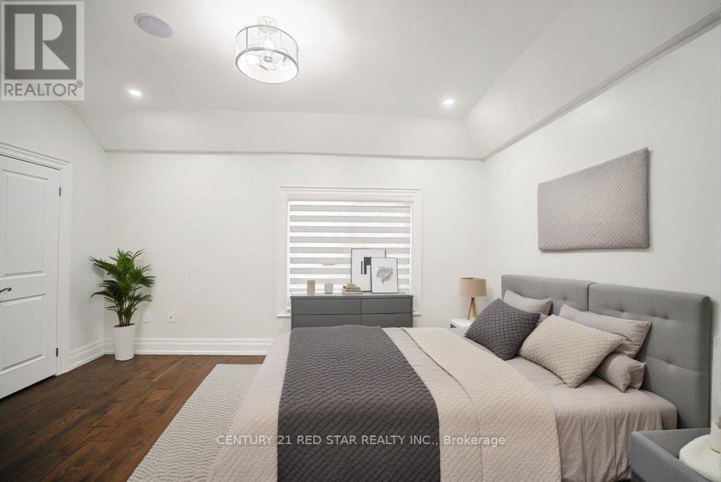 Photo 7 of 164 Elmhurst Drive, Toronto ON