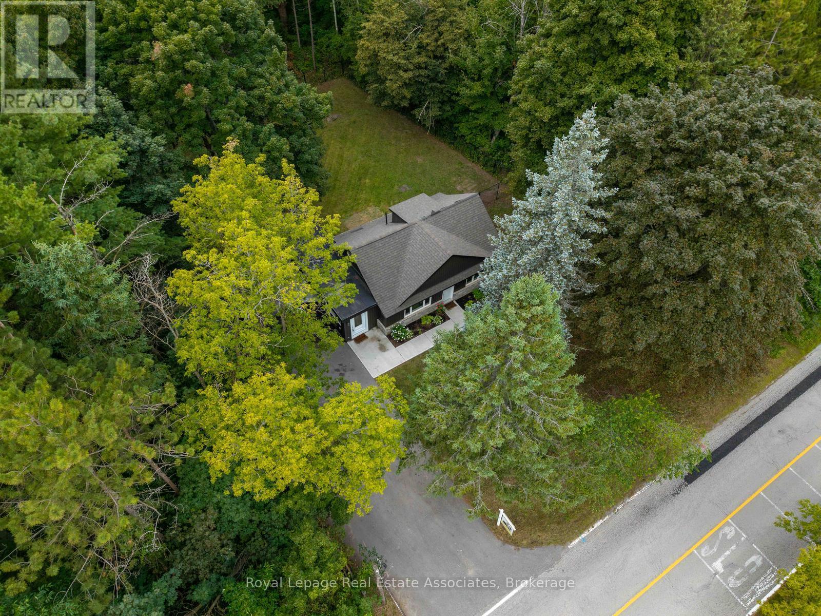 Photo 5 of 20194 Main Street, Caledon ON