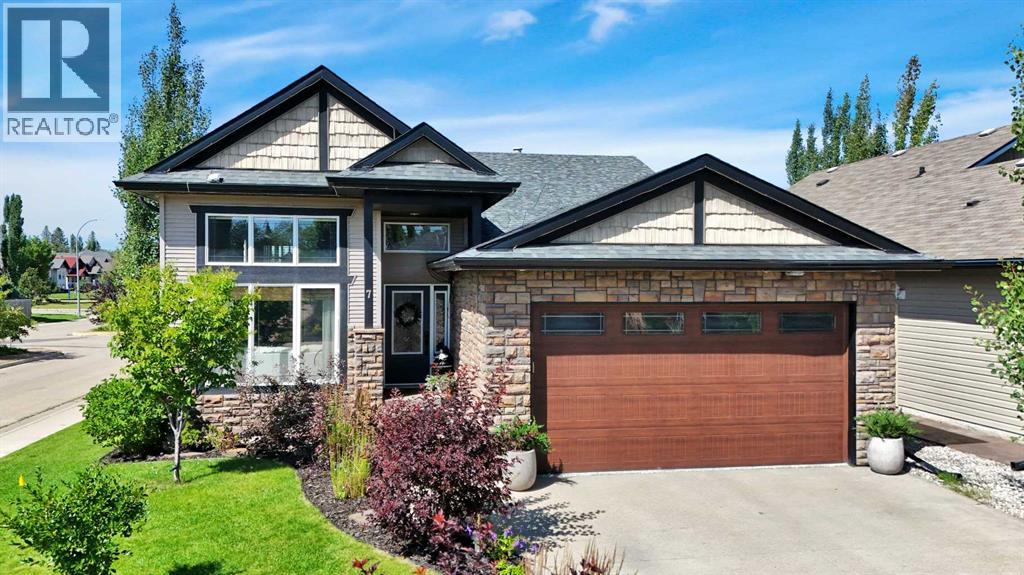 Photo 1 of 7 Woodrow Close, Red Deer AB