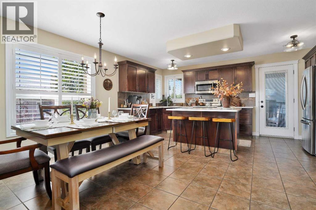 Photo 8 of 7 Woodrow Close, Red Deer AB