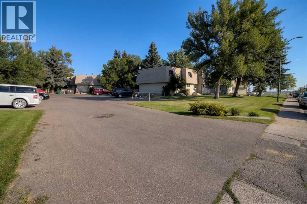Photo 36 of 17 115 Lafayette Boulevard W, Lethbridge AB