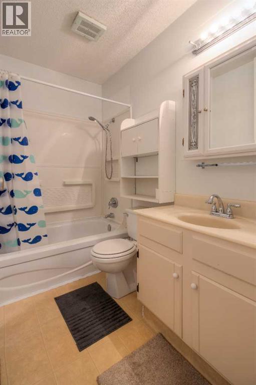Photo 22 of 17 115 Lafayette Boulevard W, Lethbridge AB