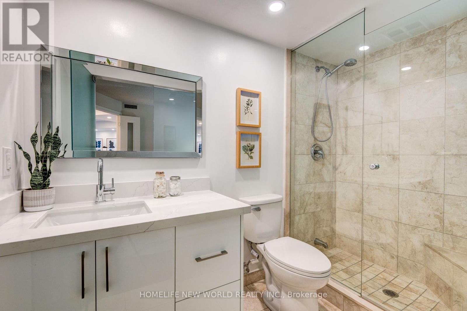 Photo 15 of 903 208 Queens Quay W, Toronto ON