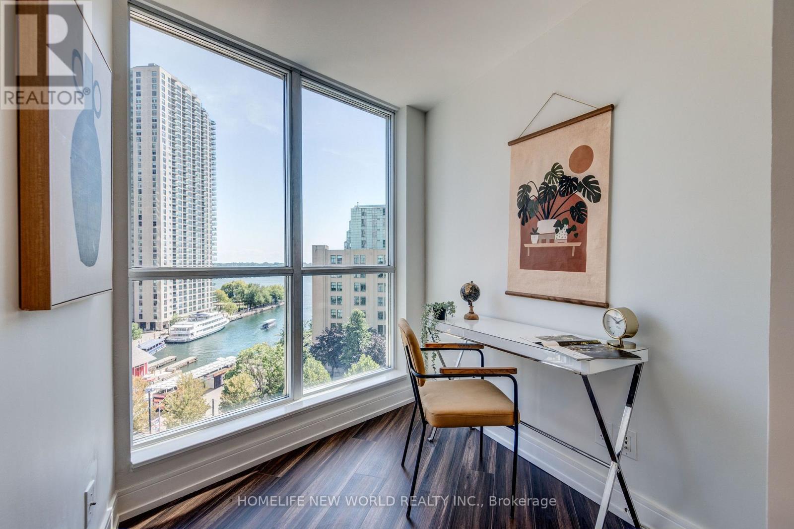Photo 2 of 903 208 Queens Quay W, Toronto ON