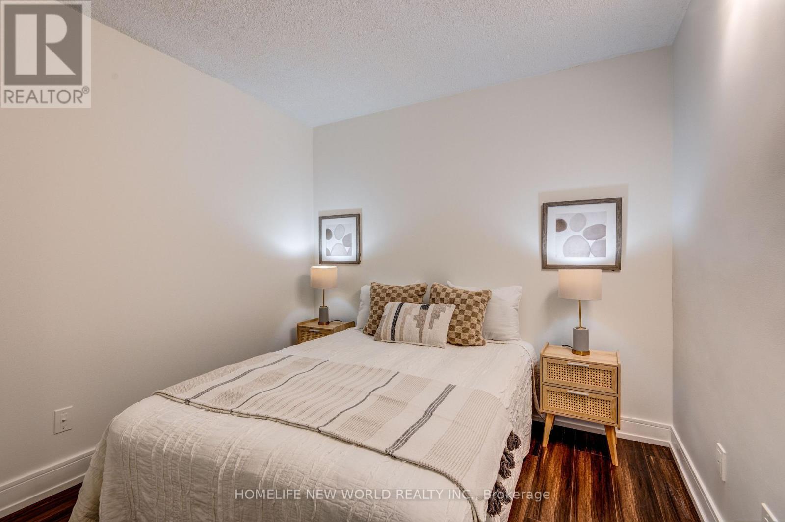 Photo 6 of 903 208 Queens Quay W, Toronto ON