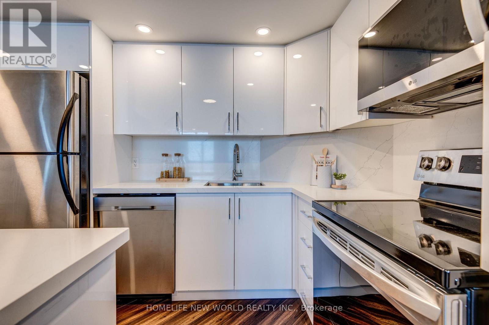 Photo 8 of 903 208 Queens Quay W, Toronto ON