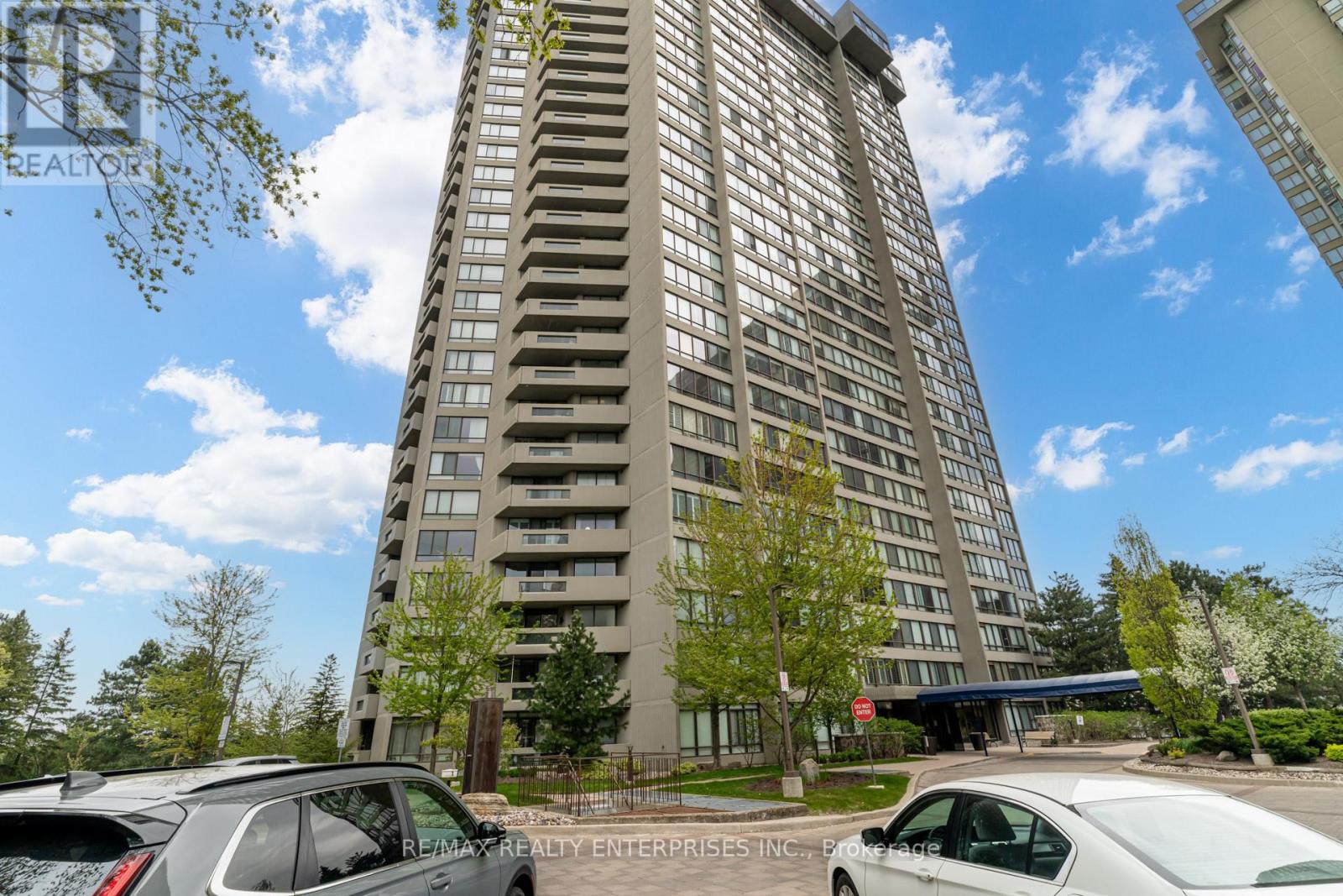 Photo 1 of 204 65 Skymark Drive, Toronto ON