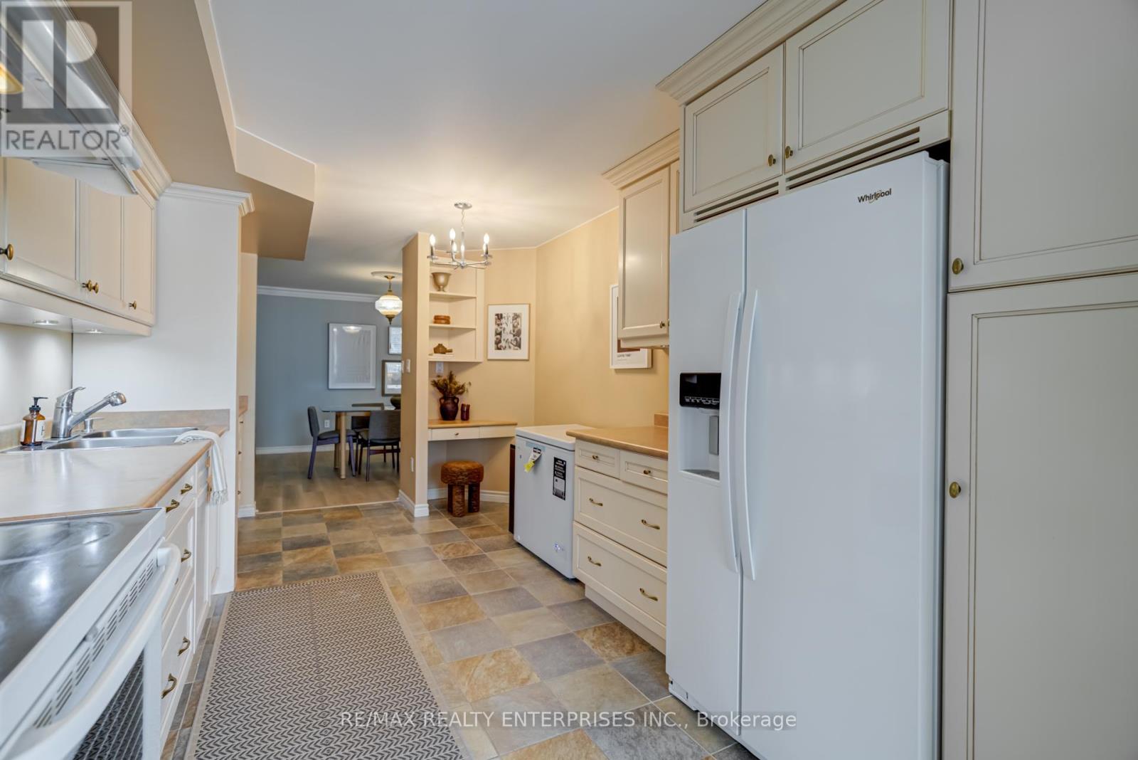 Photo 11 of 204 65 Skymark Drive, Toronto ON