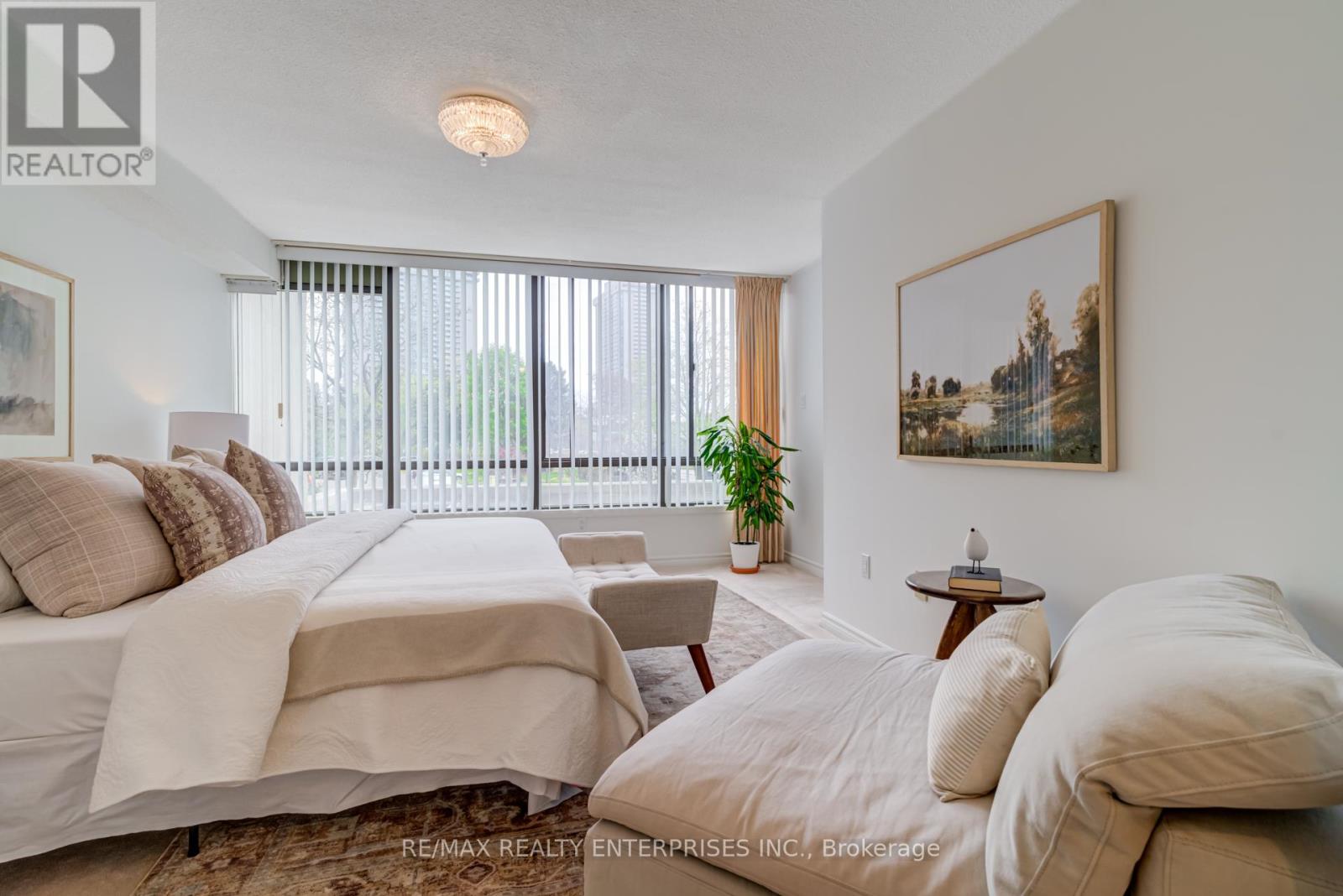 Photo 21 of 204 65 Skymark Drive, Toronto ON