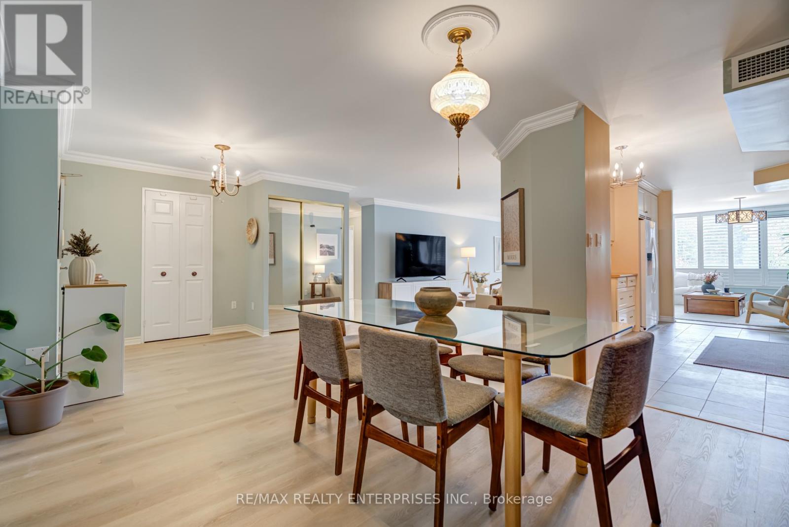 Photo 6 of 204 65 Skymark Drive, Toronto ON