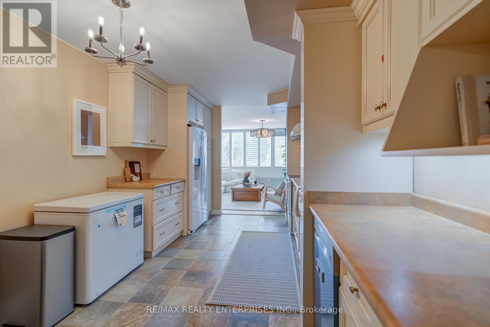 Photo 9 of 204 65 Skymark Drive, Toronto ON