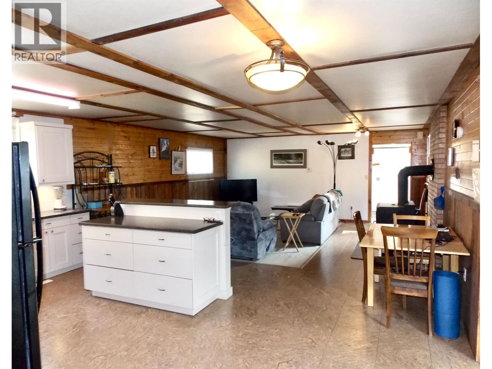 6735 LAGERQUIST ROAD, McLeese Lake