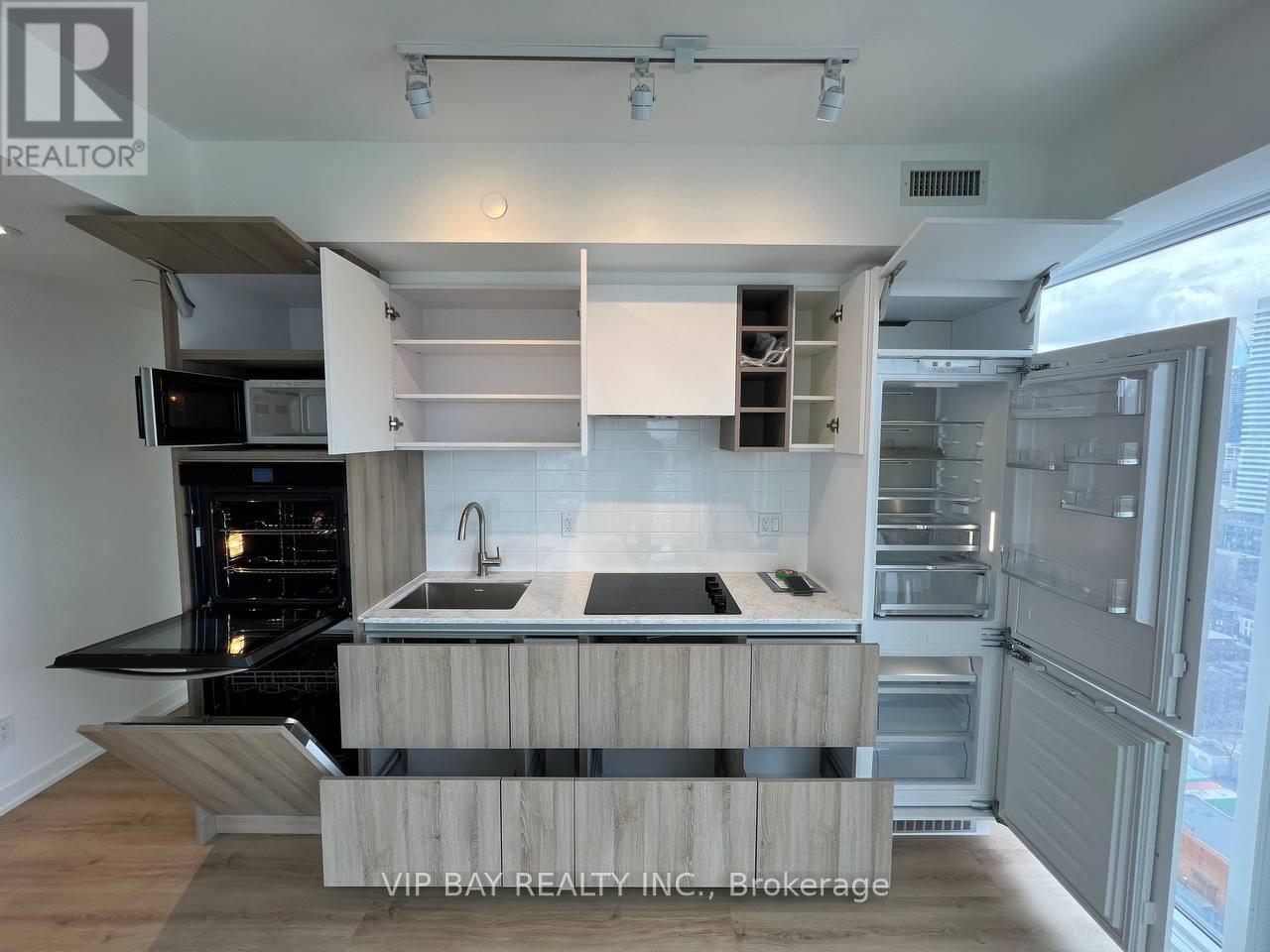 Photo 1 of 4710 319 Jarvis Street, Toronto ON