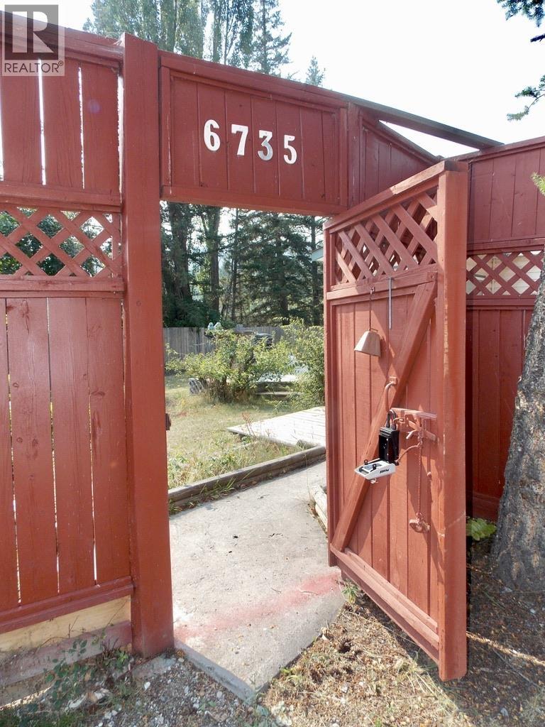 6735 LAGERQUIST ROAD, McLeese Lake