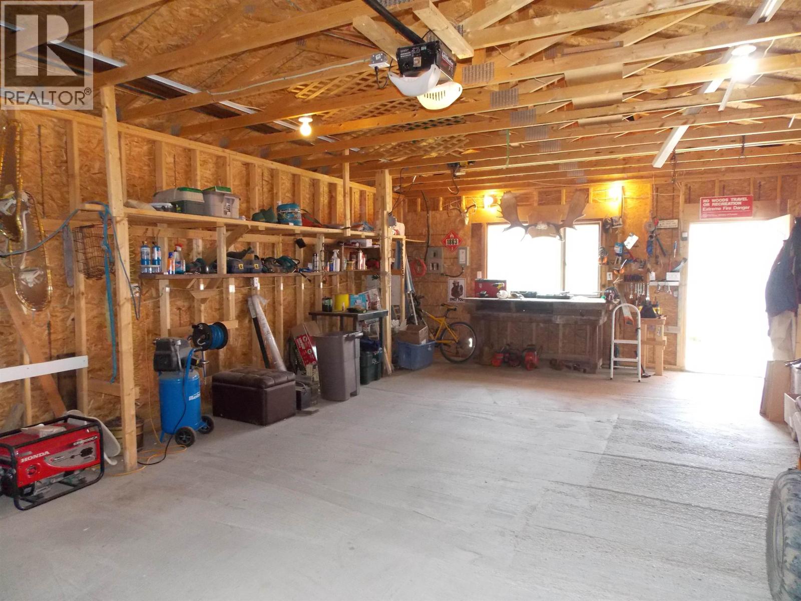 6735 LAGERQUIST ROAD, McLeese Lake