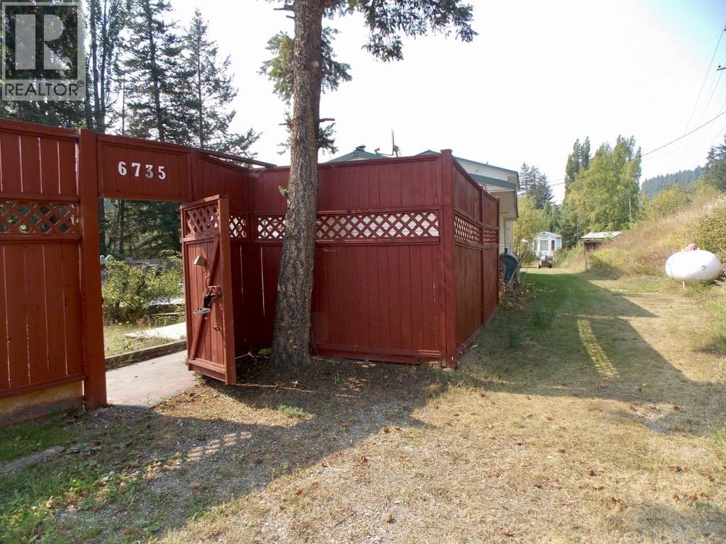 6735 LAGERQUIST ROAD, McLeese Lake