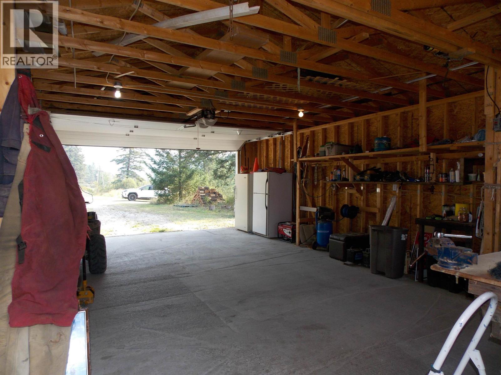 6735 LAGERQUIST ROAD, McLeese Lake