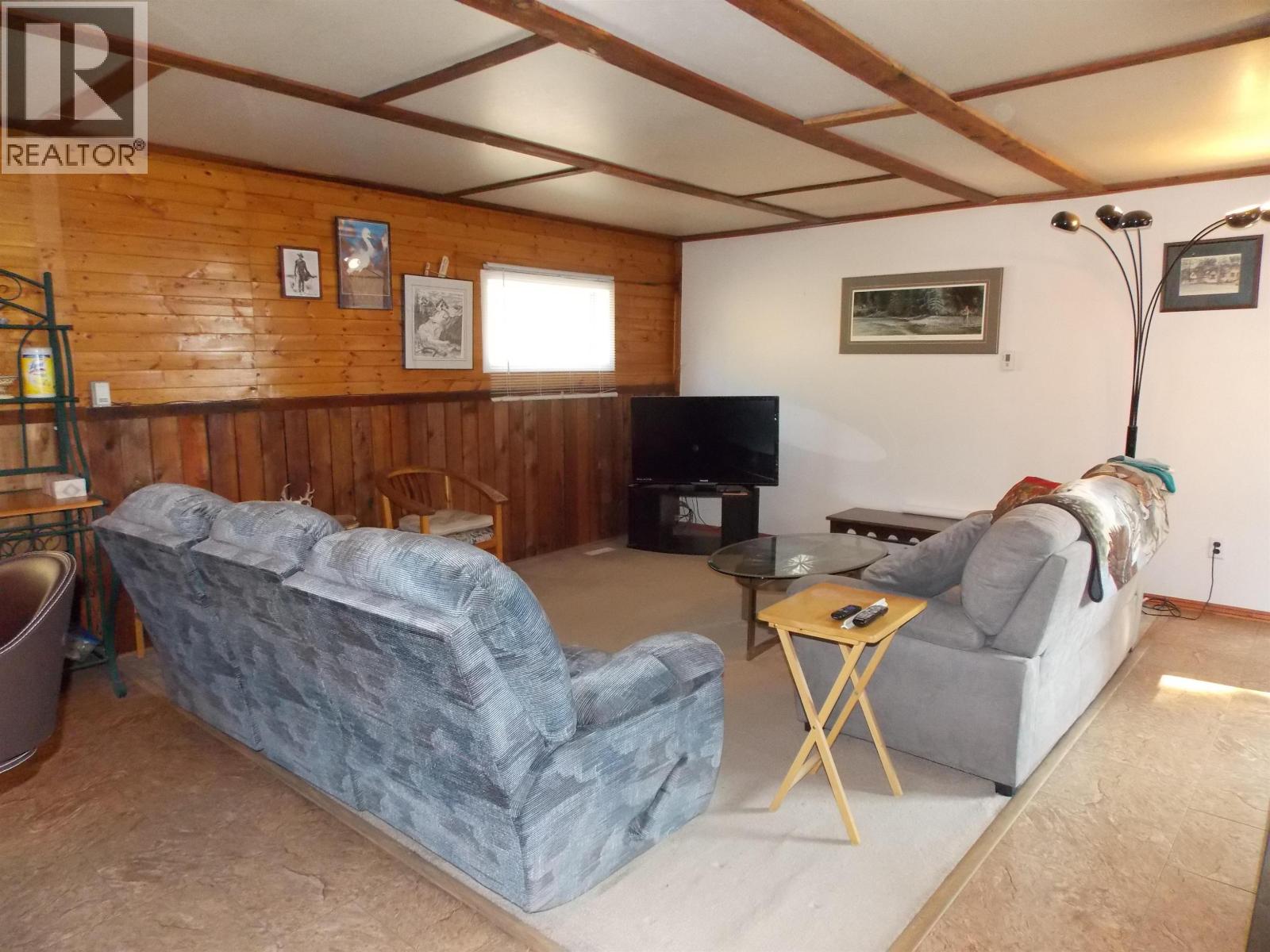 6735 LAGERQUIST ROAD, McLeese Lake