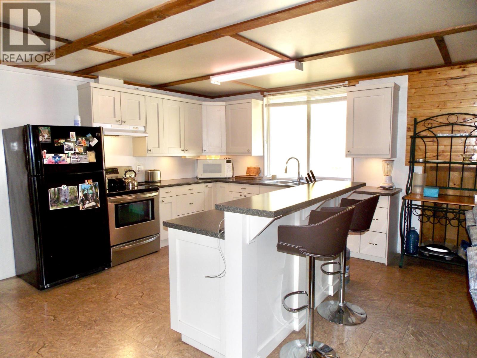 6735 LAGERQUIST ROAD, McLeese Lake