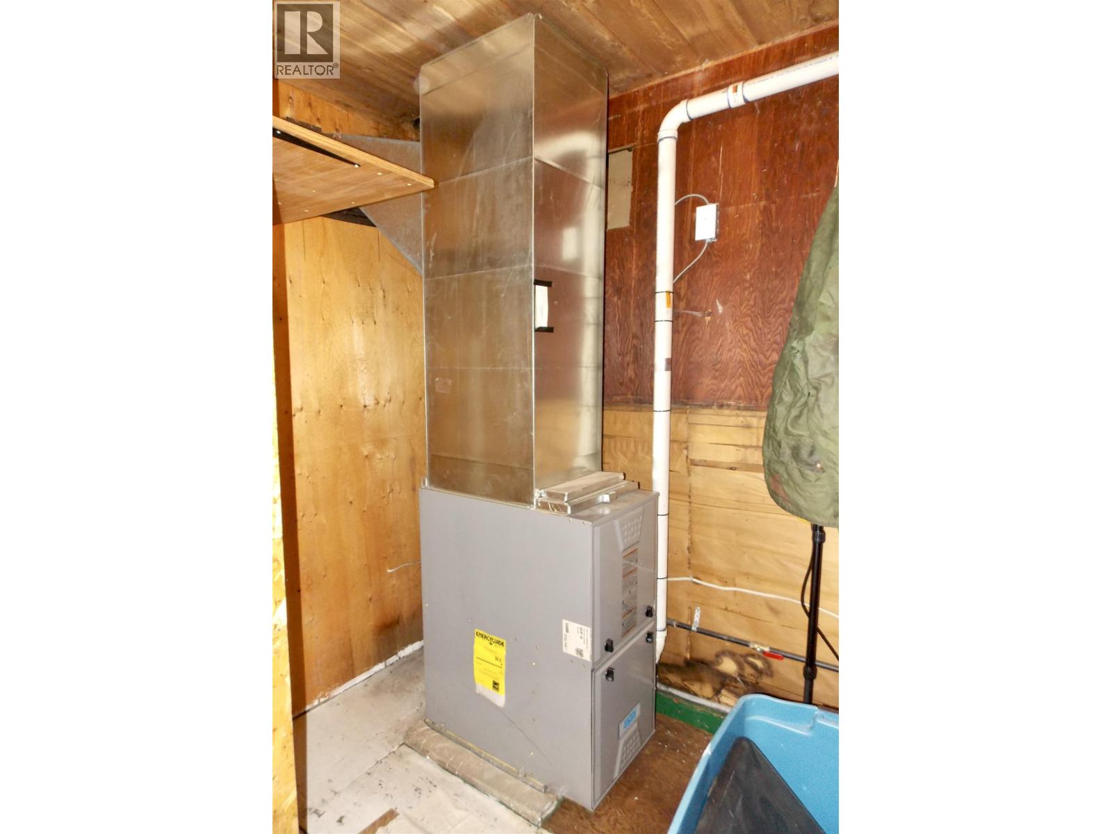 6735 LAGERQUIST ROAD, McLeese Lake