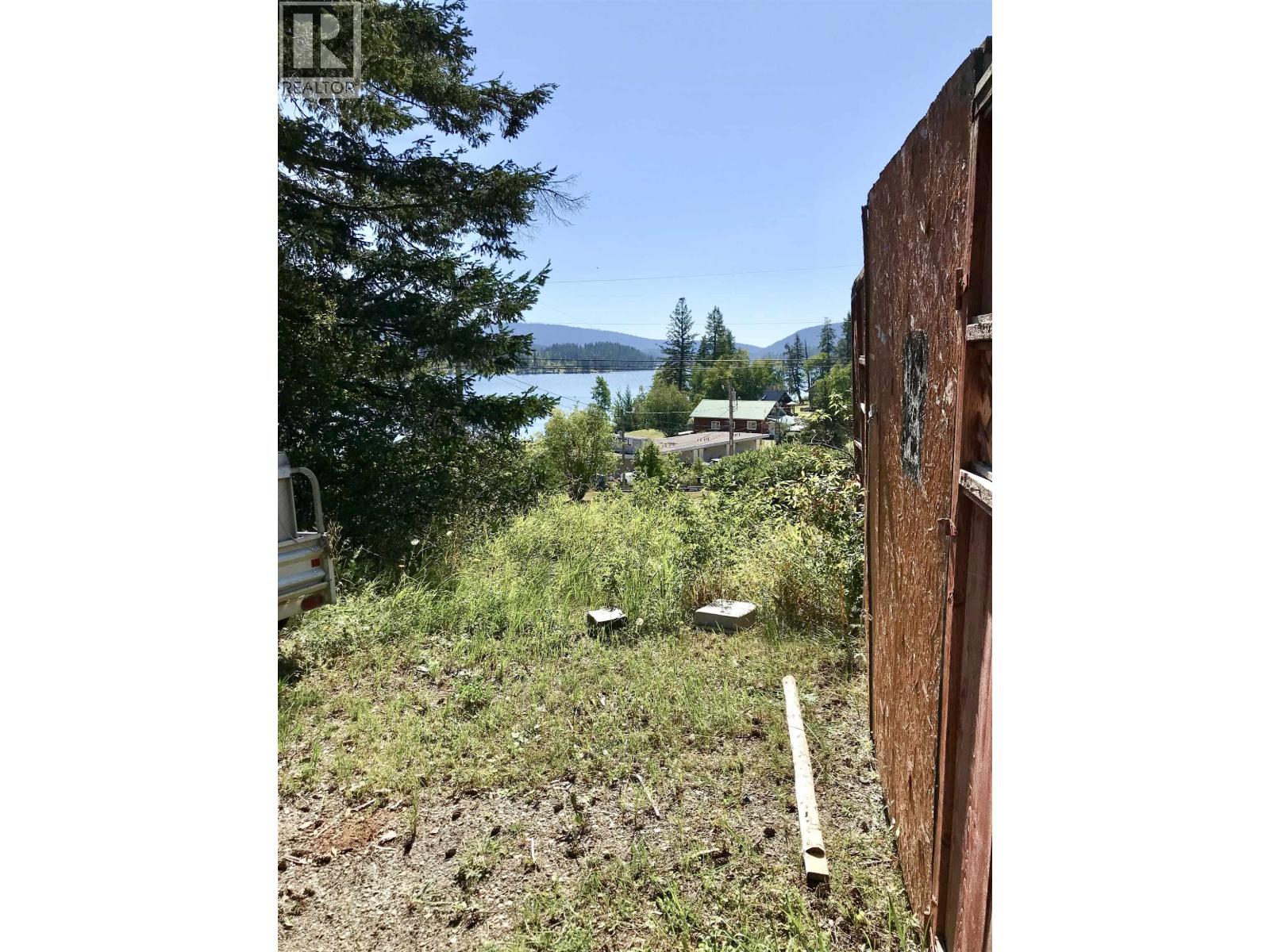 6735 LAGERQUIST ROAD, McLeese Lake