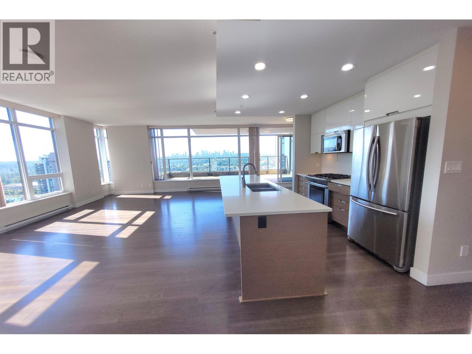 Photo 4 of 2302 2077 Rosser Avenue, Burnaby BC