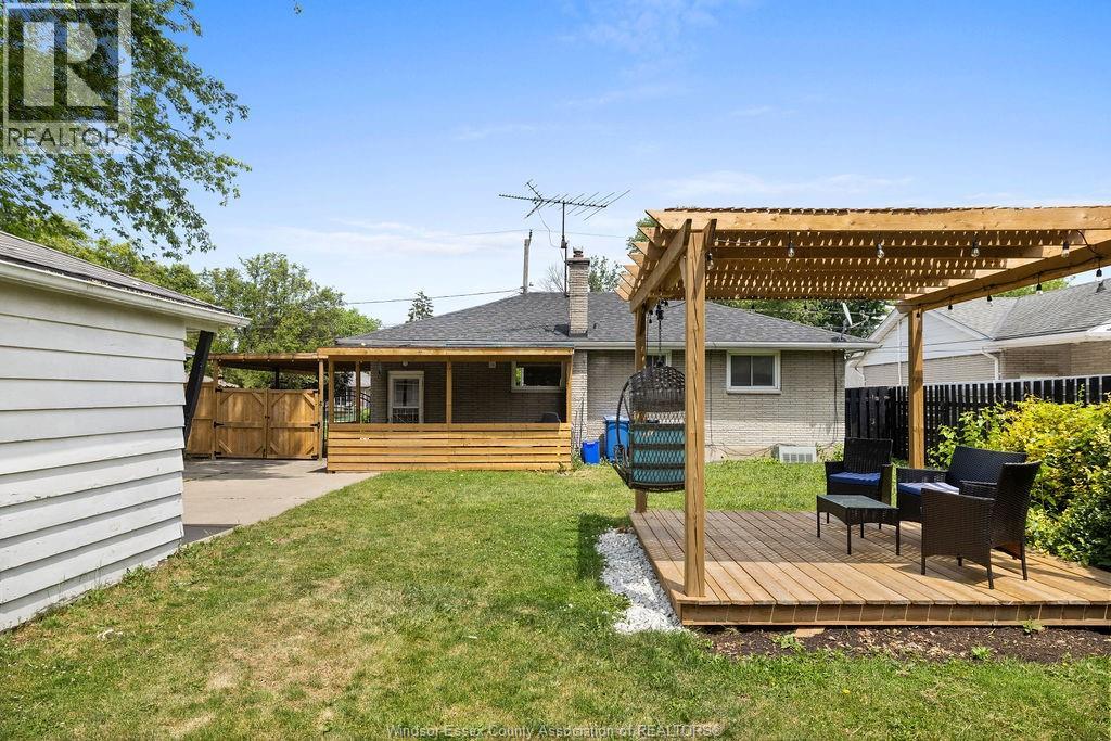 Photo 26 of 1697 Ferndale Avenue, Windsor ON