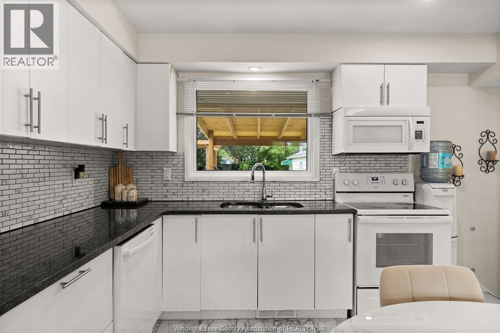 Photo 10 of 1697 Ferndale Avenue, Windsor ON