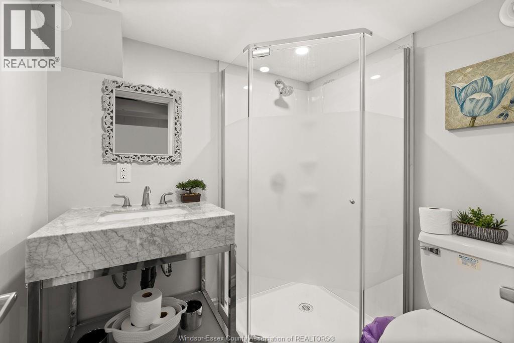Photo 21 of 1697 Ferndale Avenue, Windsor ON