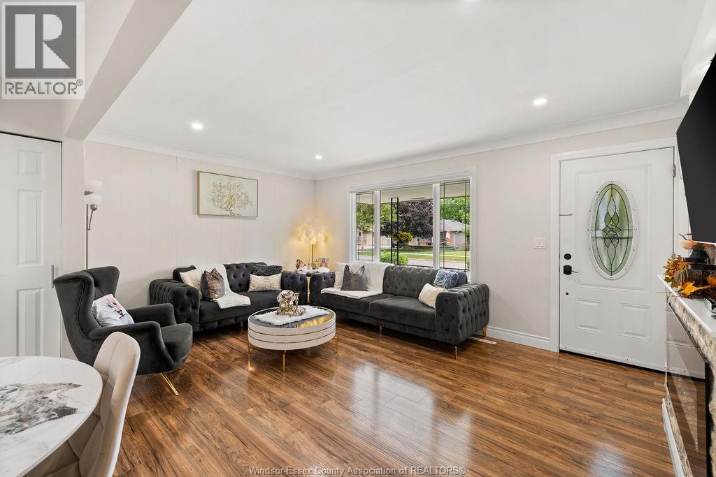 Photo 4 of 1697 Ferndale Avenue, Windsor ON
