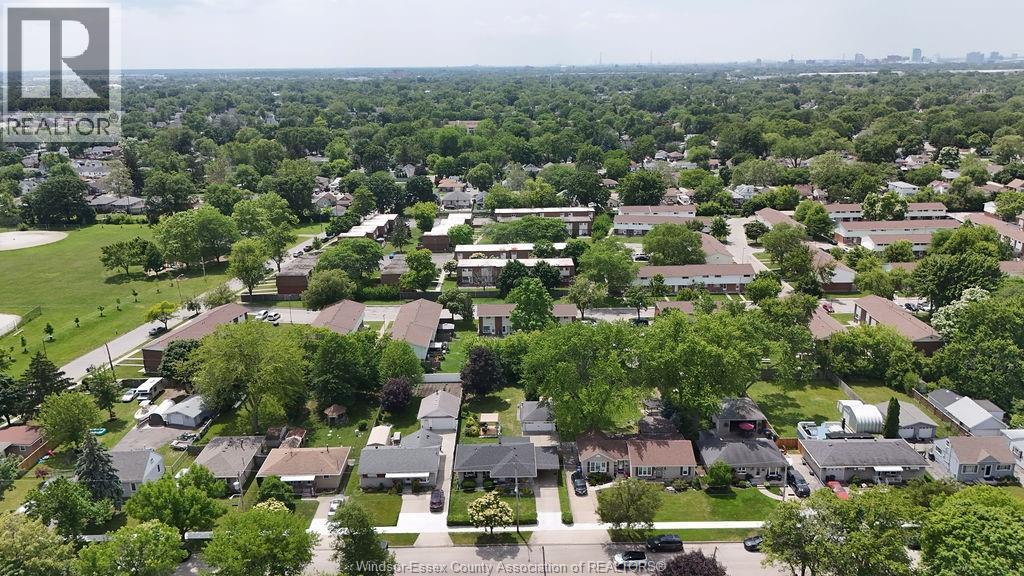 Photo 32 of 1697 Ferndale Avenue, Windsor ON