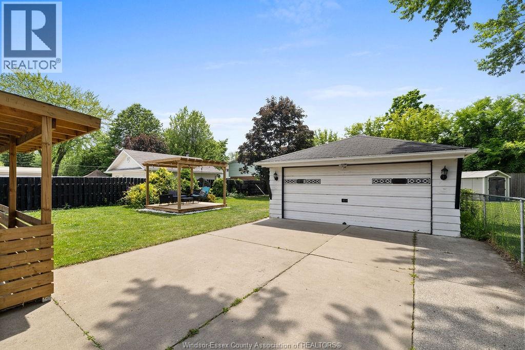 Photo 23 of 1697 Ferndale Avenue, Windsor ON