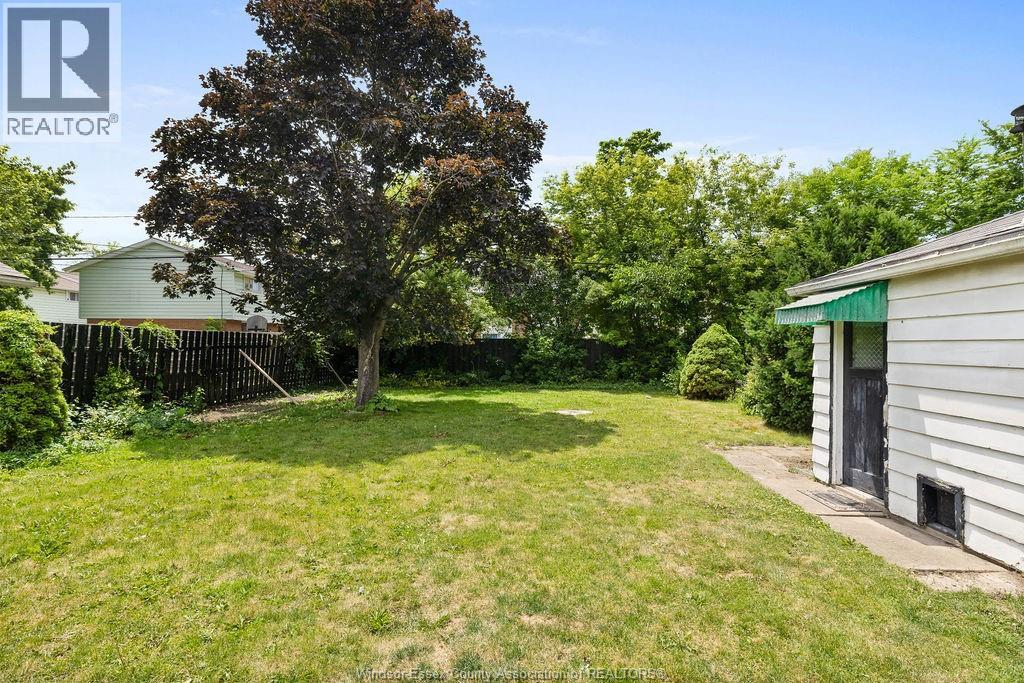 Photo 25 of 1697 Ferndale Avenue, Windsor ON