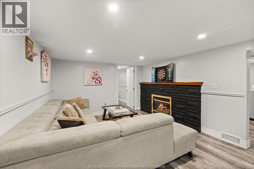 Photo 17 of 1697 Ferndale Avenue, Windsor ON