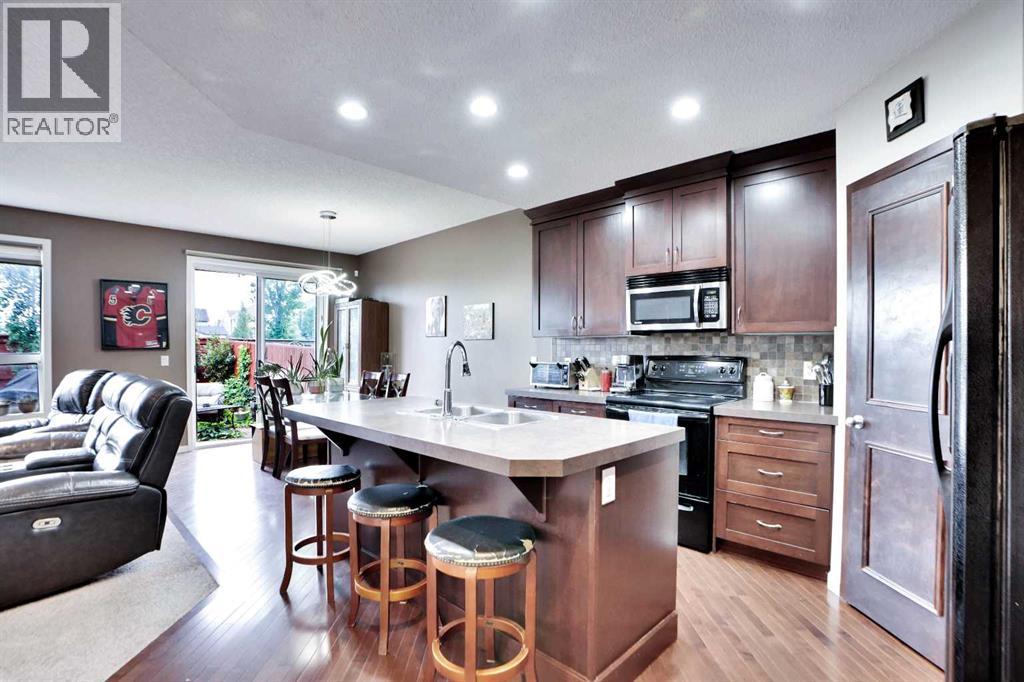 Photo 13 of 152 New Brighton Landing Se, Calgary AB