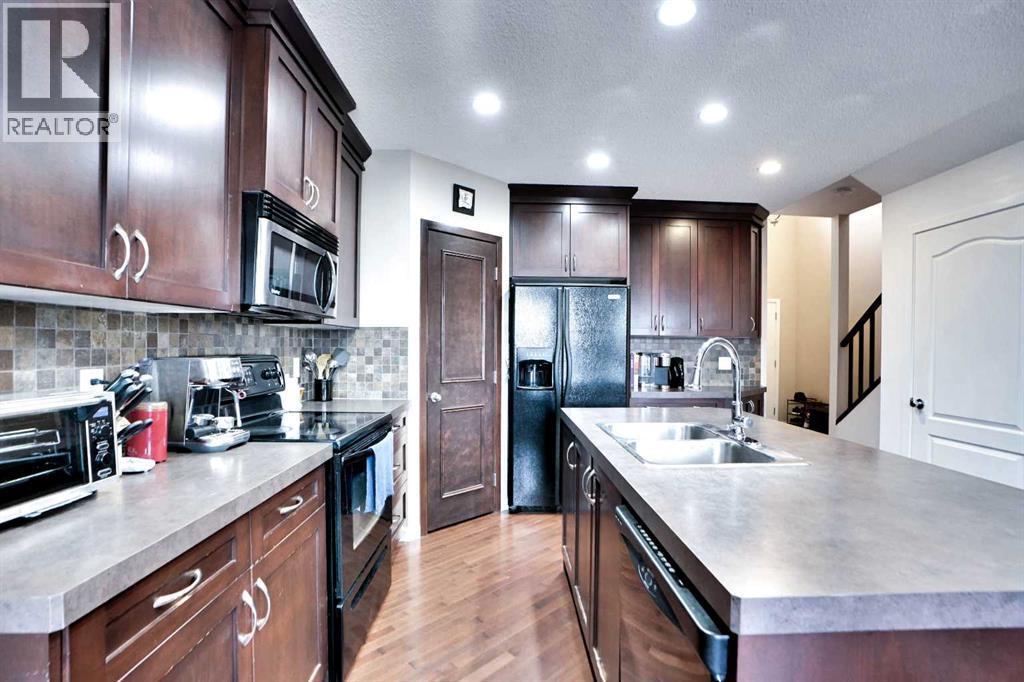 Photo 16 of 152 New Brighton Landing Se, Calgary AB