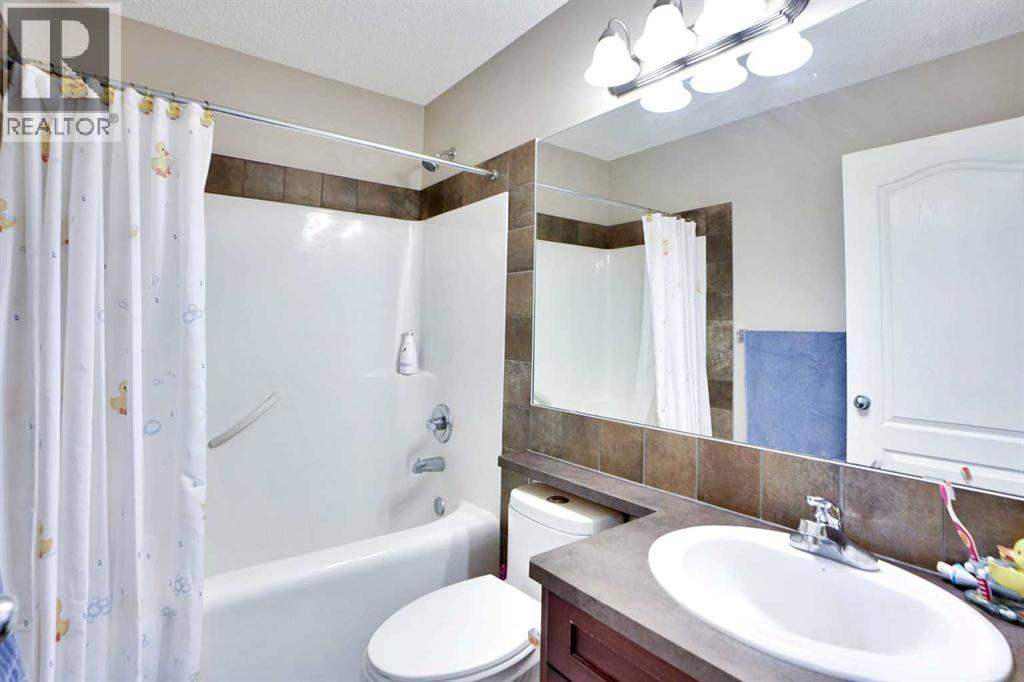 Photo 37 of 152 New Brighton Landing Se, Calgary AB