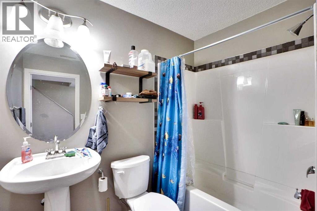 Photo 30 of 152 New Brighton Landing Se, Calgary AB