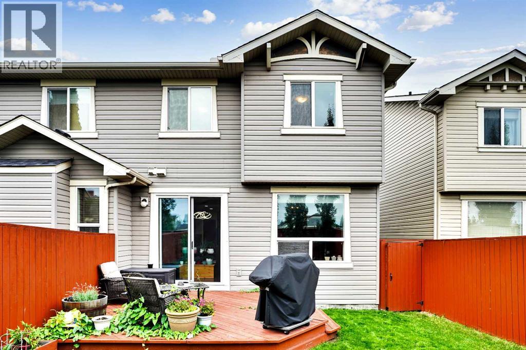 Photo 5 of 152 New Brighton Landing Se, Calgary AB