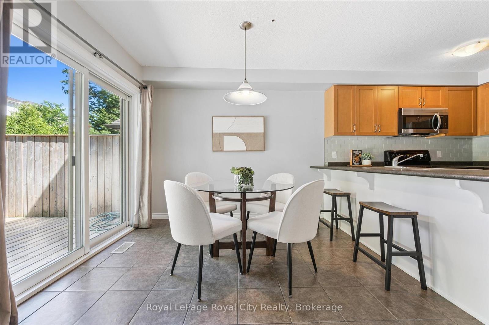 Photo 16 of 158 Kemp Crescent, Guelph ON